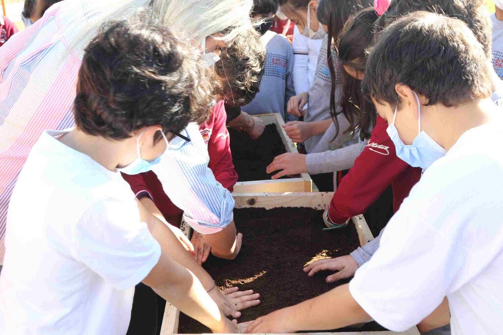Ezgililer'in Öğrencileri 'Ata Tohum'la Buluştu