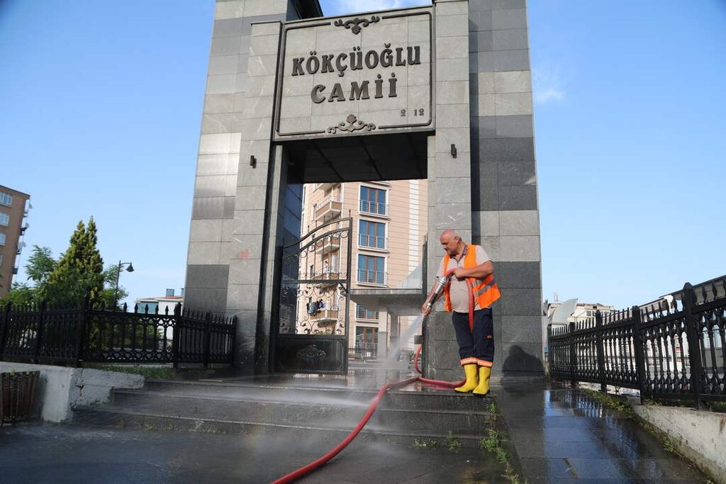 İlkadım’da Camiler Köşe Bucak Temizleniyor