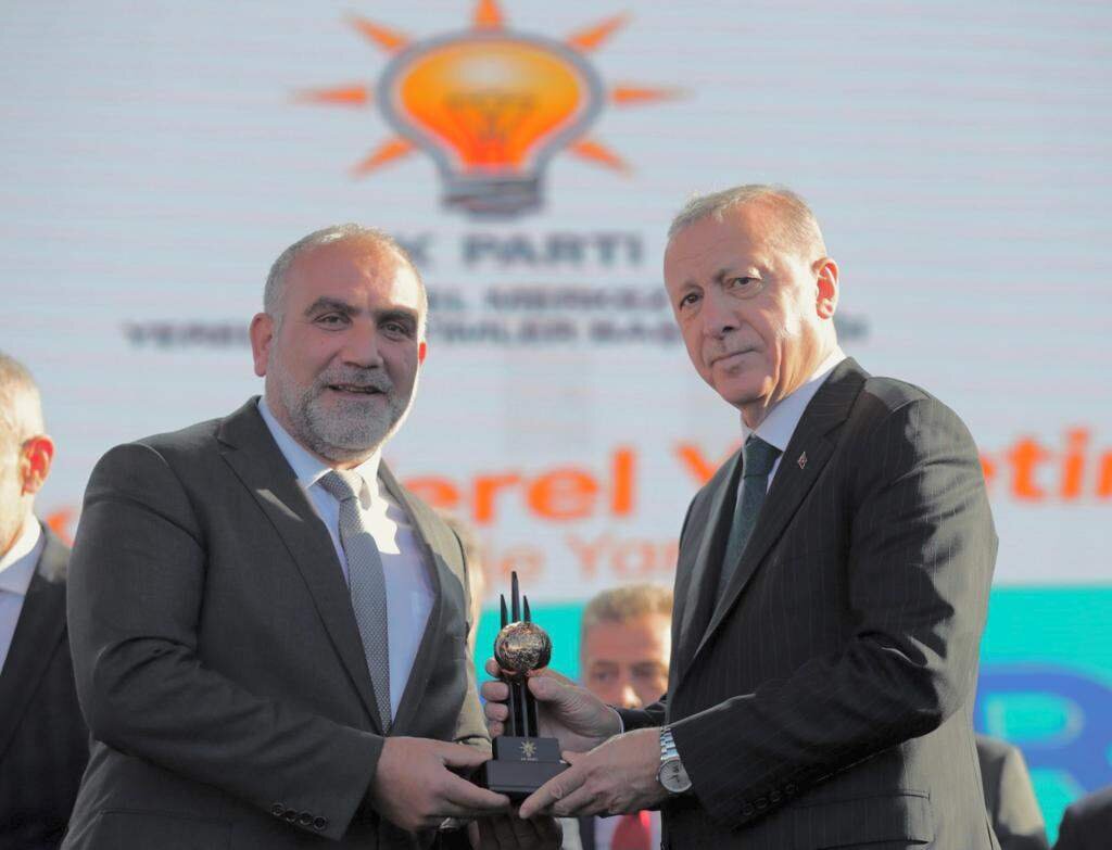 Başkan İbrahim Sandıkçı, Cumhurbaşkanı Erdoğan’dan Ödül Aldı