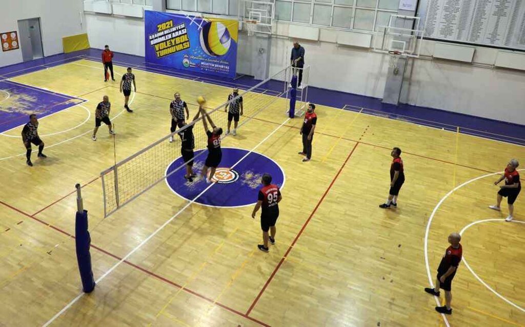 İlkadım Belediyesi Birimler Arası Voleybol Turnuvası Renkli Görüntülere Sahne Oldu