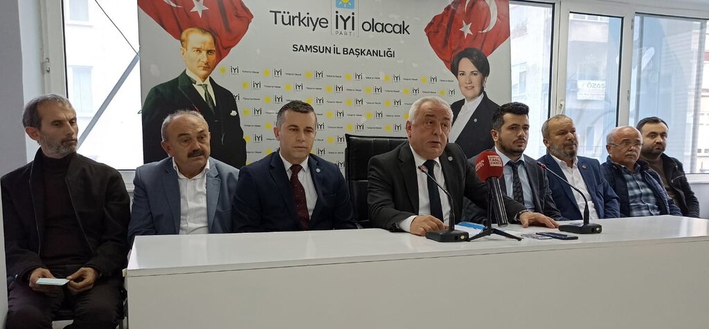Kavak'ta Şok Eden Bardak Fırlatma Olayı