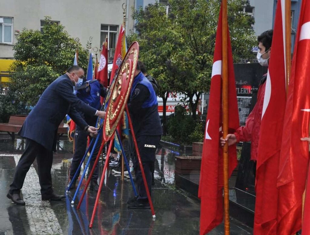 Salıpazarı 'Ata'sını Andı