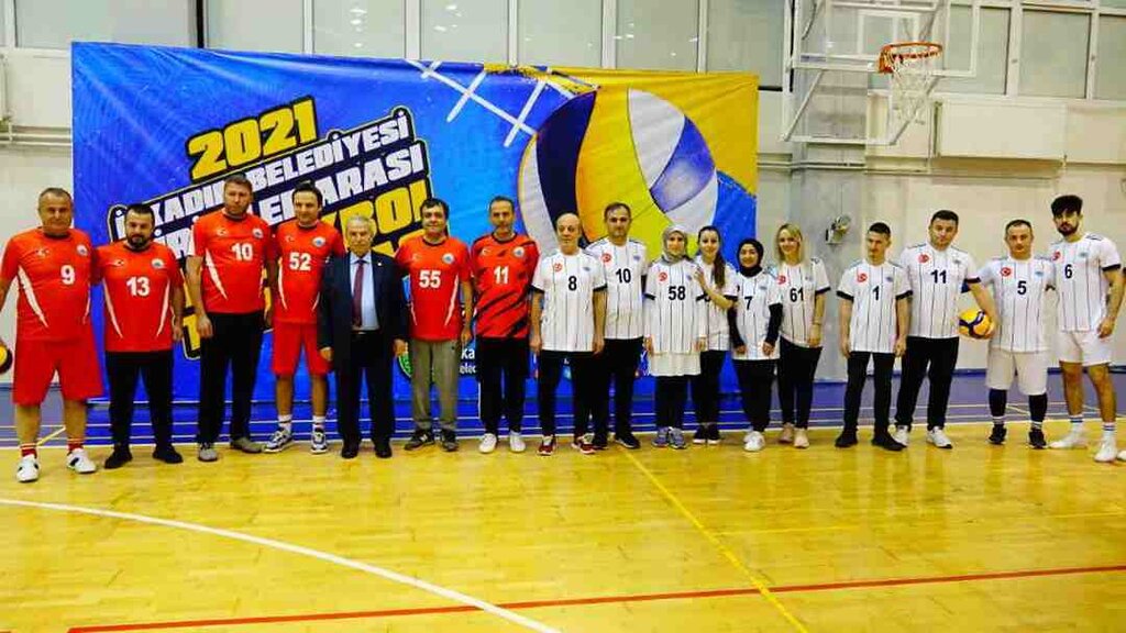 İlkadım Voleybol Turnuvası’nda 8 Takım Çeyrek Finalde
