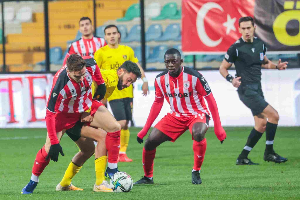 İstanbulspor: 2 - Samsunspor: 1 (Maç Sonucu)