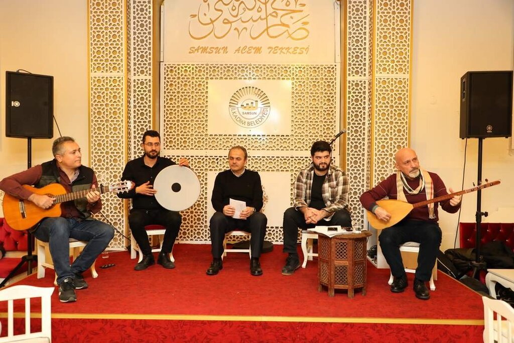 İlkadım'da Muhteşem Şiir ve Türkü Gecesi