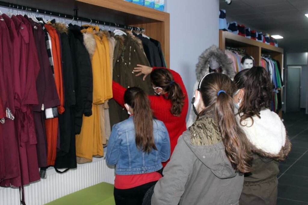 Tekkeköy'de Minik Yürekleri Isıtan Yardım