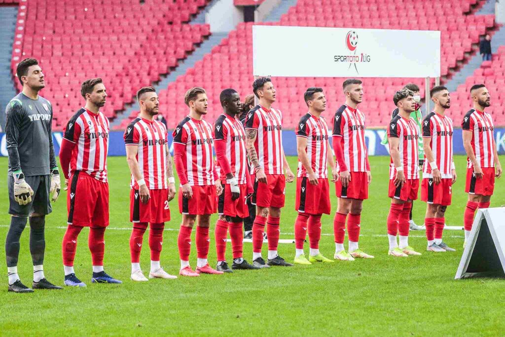 Fuat Çapa'dan Yine 5’li Defans!