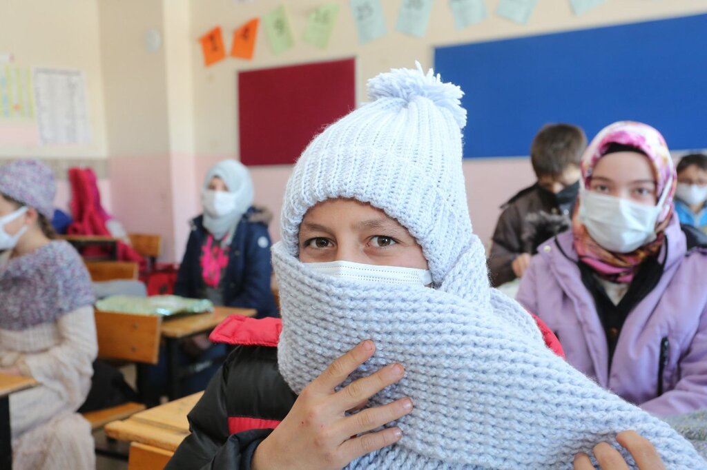 Canik'te Minik Gönüllere Sıcacık Hediye