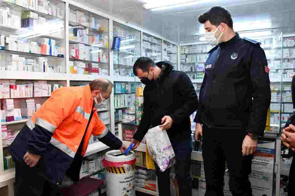 Terme'de Eczanelere Atık İlaç Kutuları