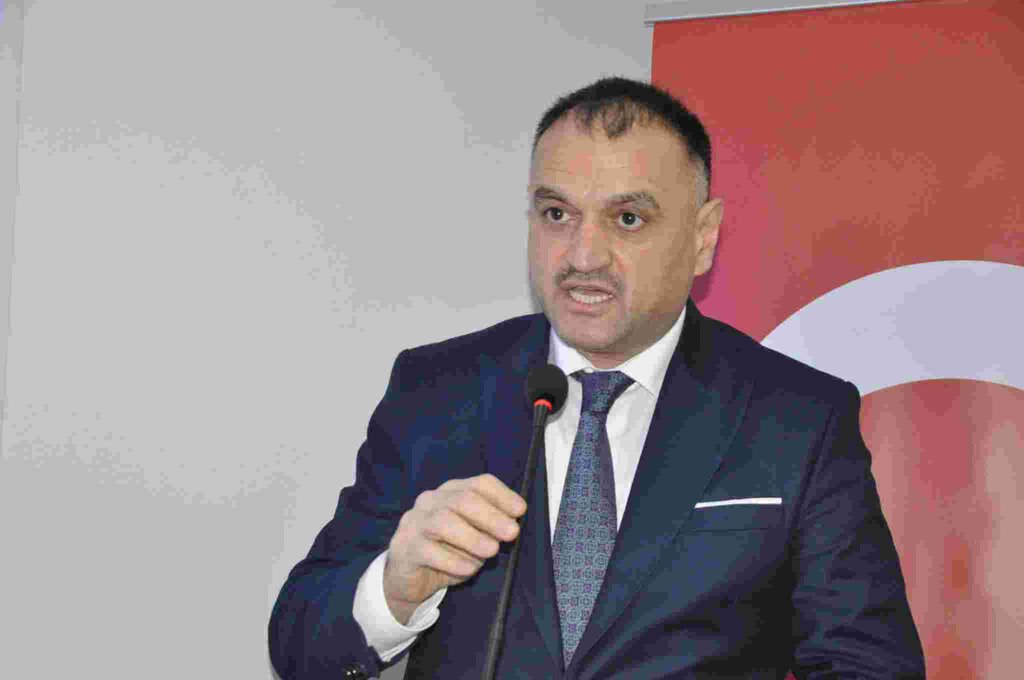 Halil Akgül: Bu Zor Günlerde Geçecek