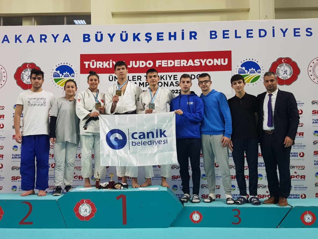 Canik’in Gururu Sporculardan Büyük Başarı