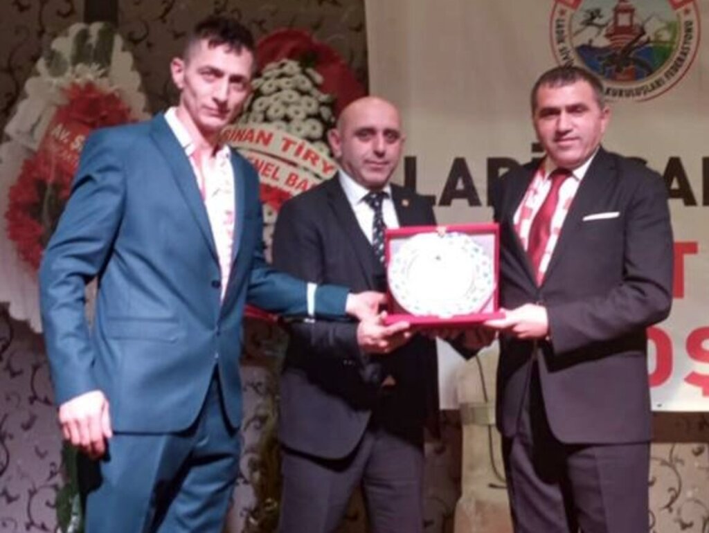 İstanbul'da Ladikliler Gecesi