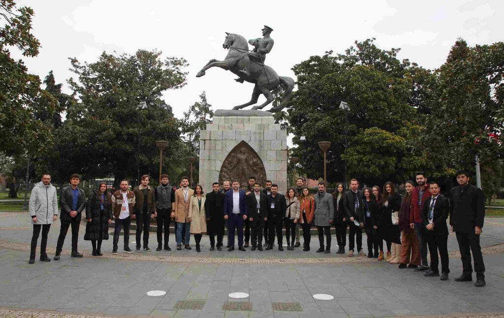 Gençliği Harekete Geçirmek İstiyoruz