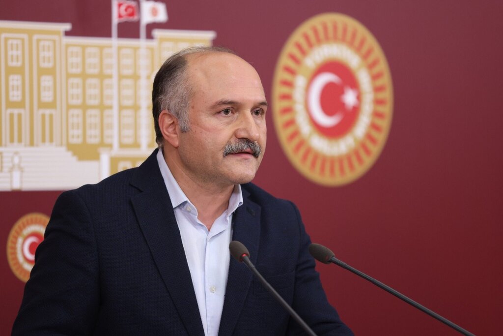 Erhan Usta: Şatafata Para Var Emitt'e Para Yok