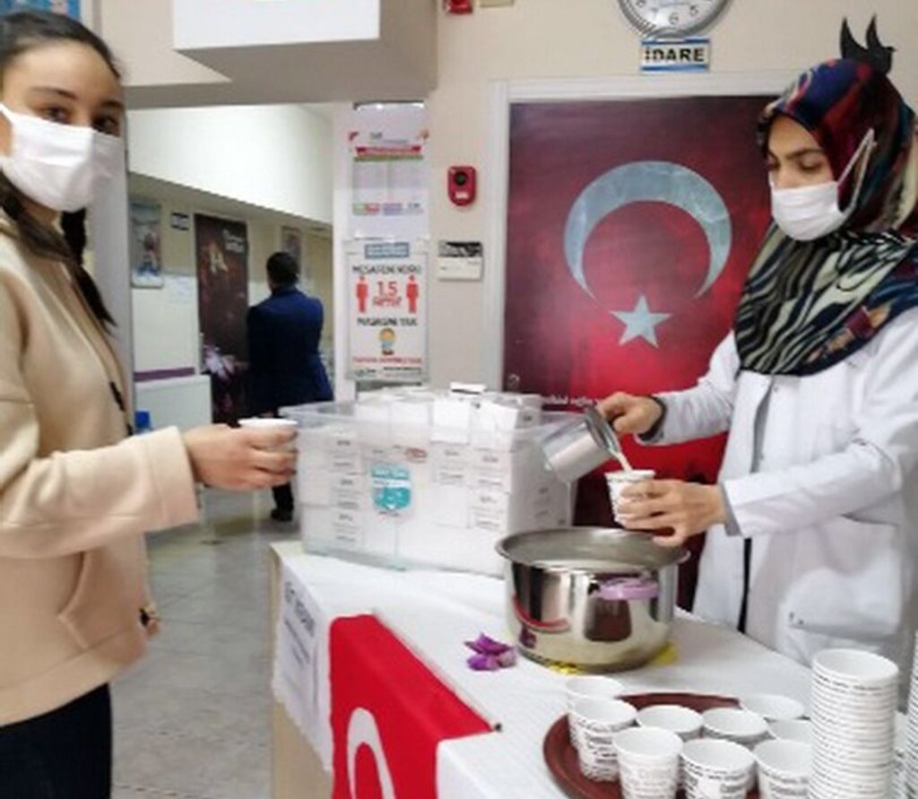 İLKEM’li Öğrencilerden Süt İçme Etkinliği