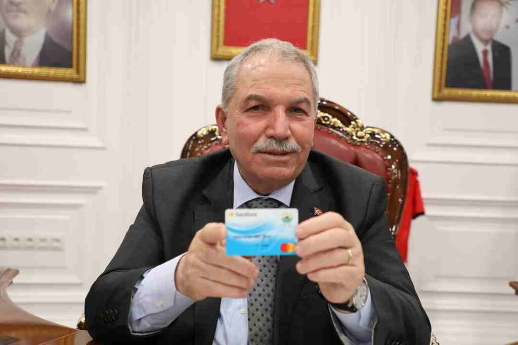İlkadım'da 2042 Aileye Hilal Kart