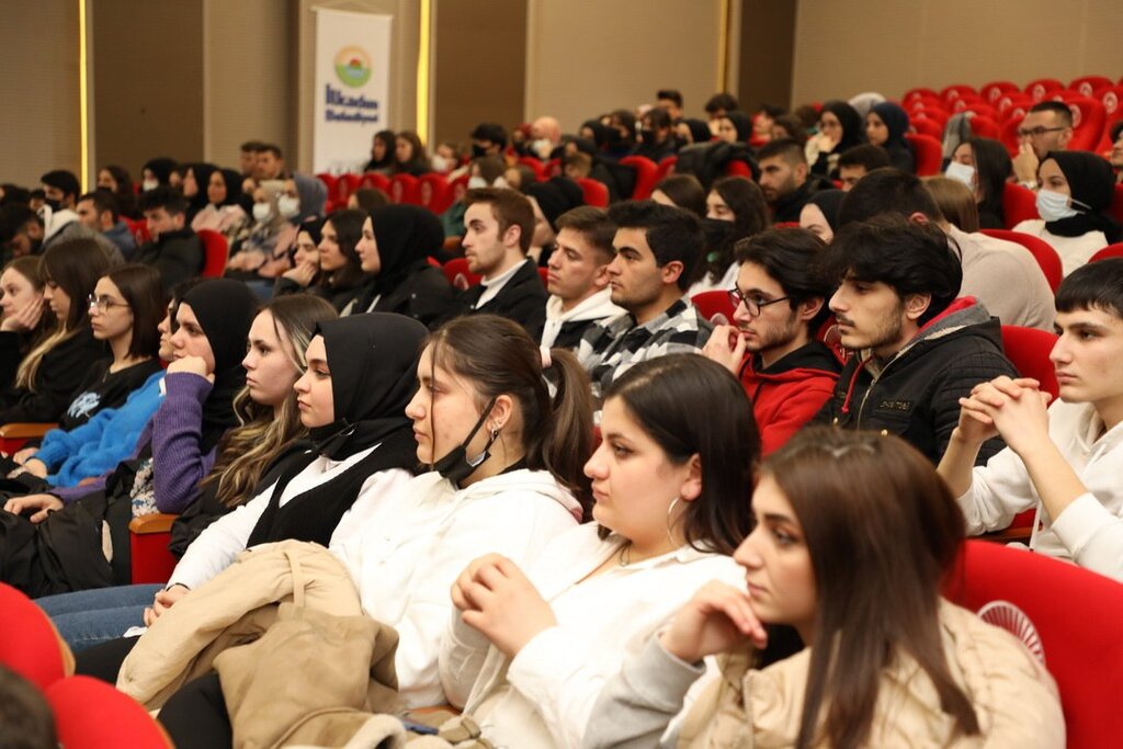 İLKEM'li Öğrencilere Sınav Kaygısı Semineri