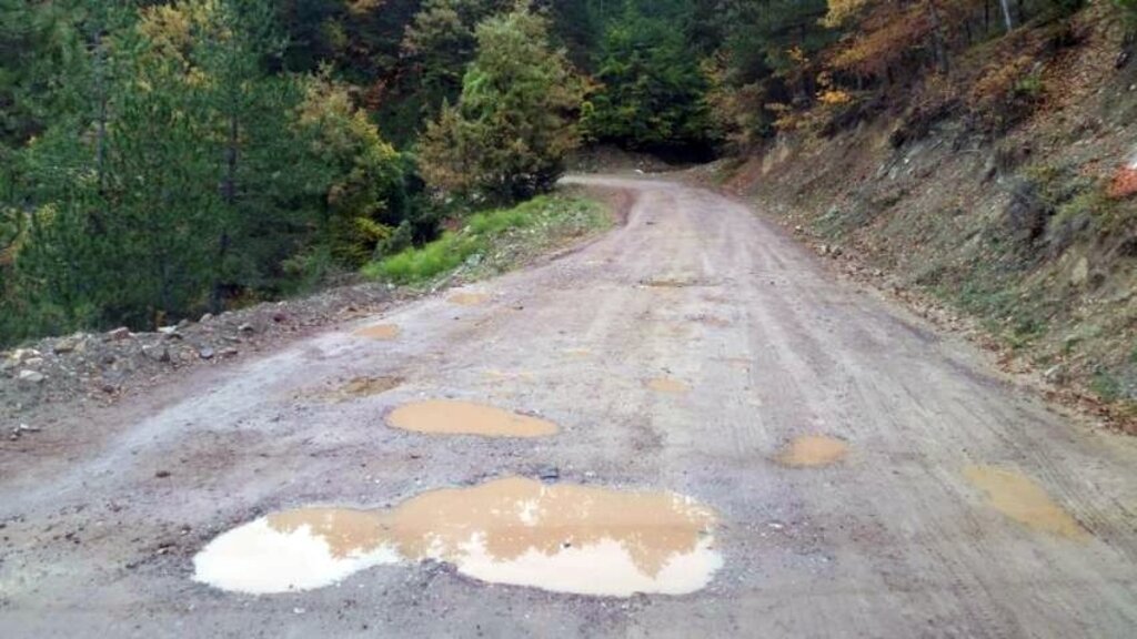 Vezirköprü'de Sorun Yine Yollar!