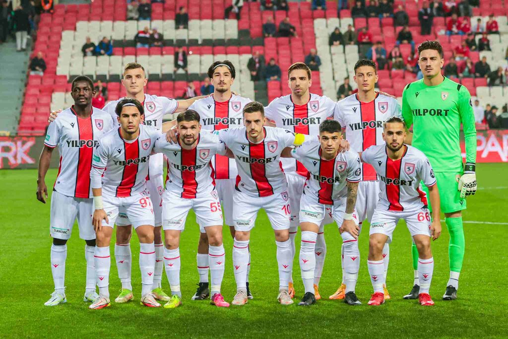 Kadroda Sürpriz İsimler!