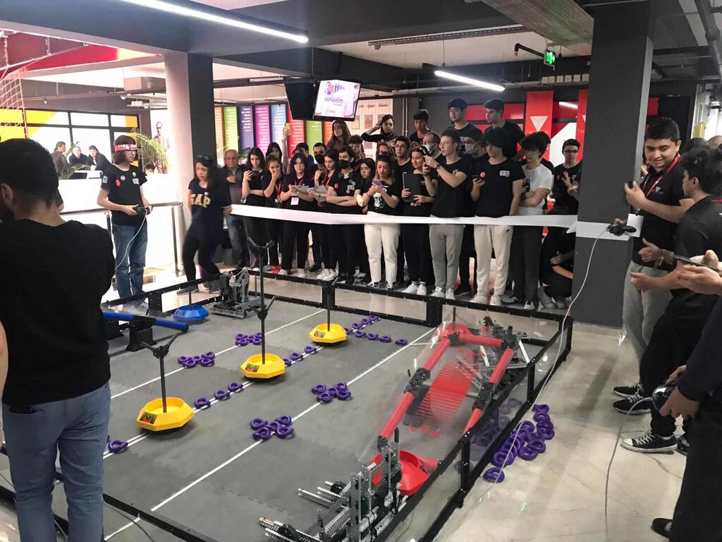 Robotlar Atakum'da Yarıştı