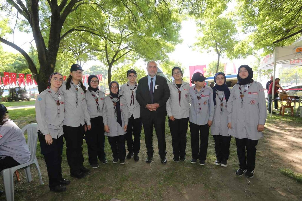 Canik’te İzcilere Simit ve Sahlep İkramı
