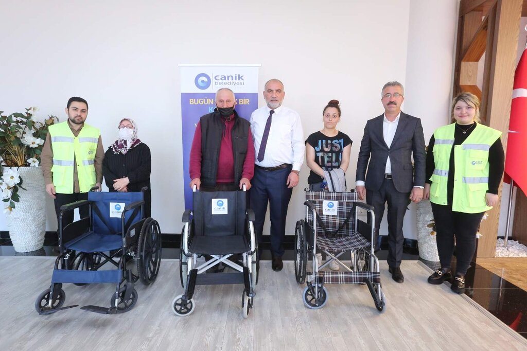 Canik'te Mavi Kapaklarla Engeller Aşılıyor