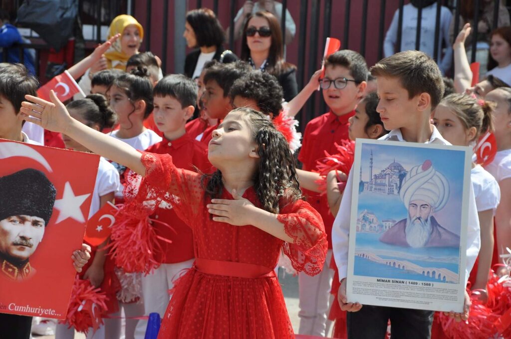Salıpazarı'nda 23 Nisan Coşkusu