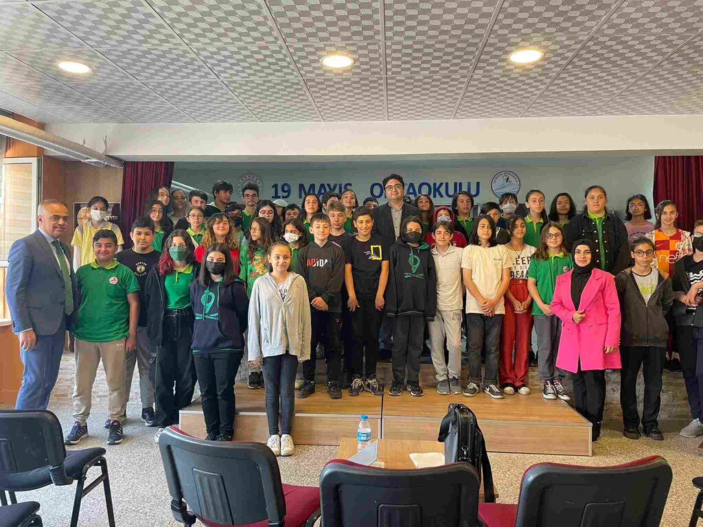 Tekkeköy 19 Mayıs Ortaokulu'nda Teknoloji ve Sınav Semineri