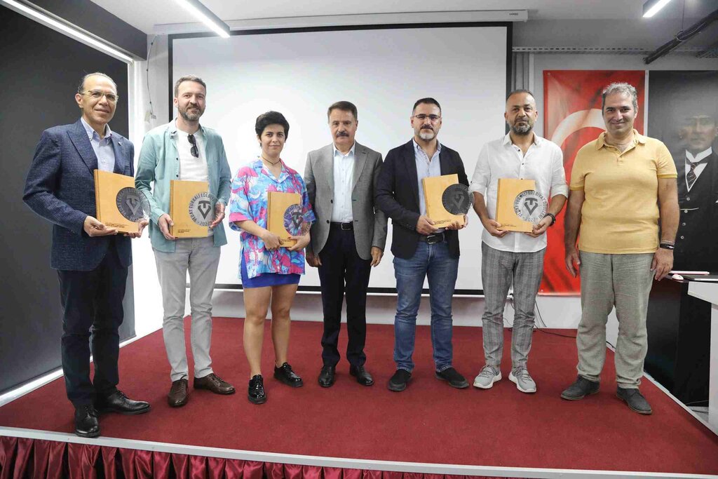 Atakum'da 2022 Vedat Türkali Edebiyat Ödülleri Sahiplerini Buldu