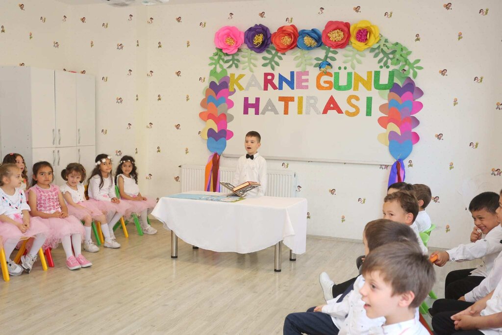 Canik’te Miniklerin Mezuniyet Coşkusu