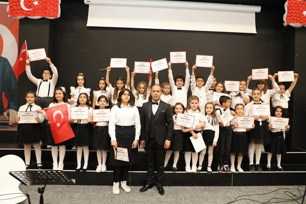 Minik Yürekler Kulakların Pasını Sildi