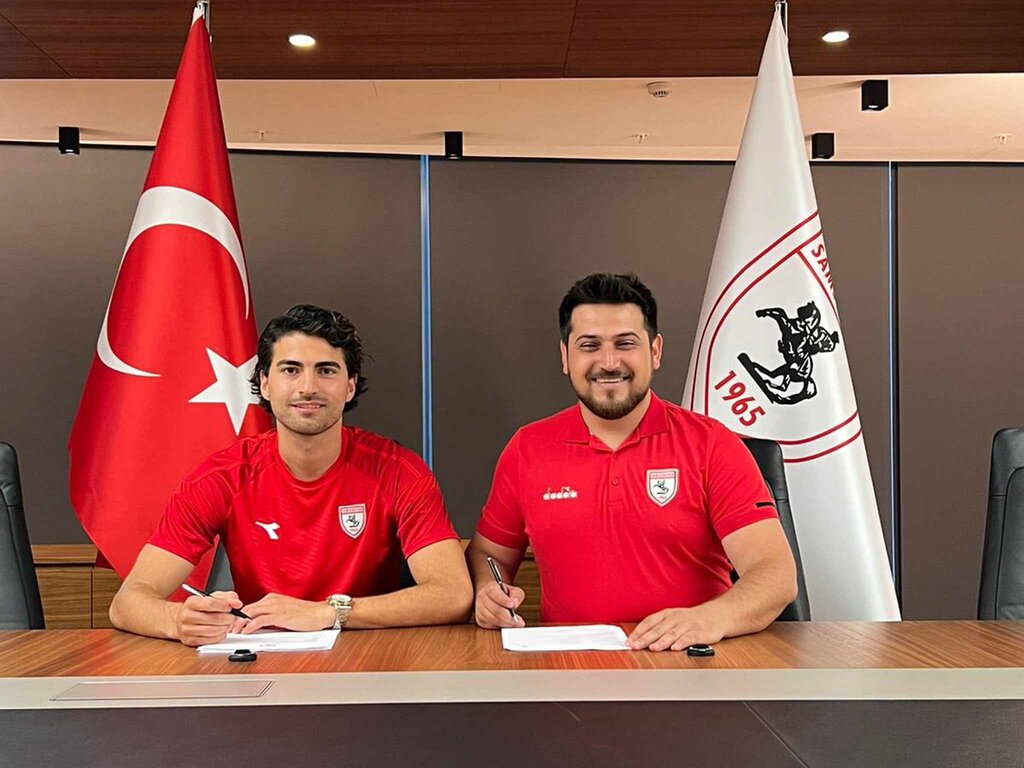 Ahmet Sagat'a Ekstra Program