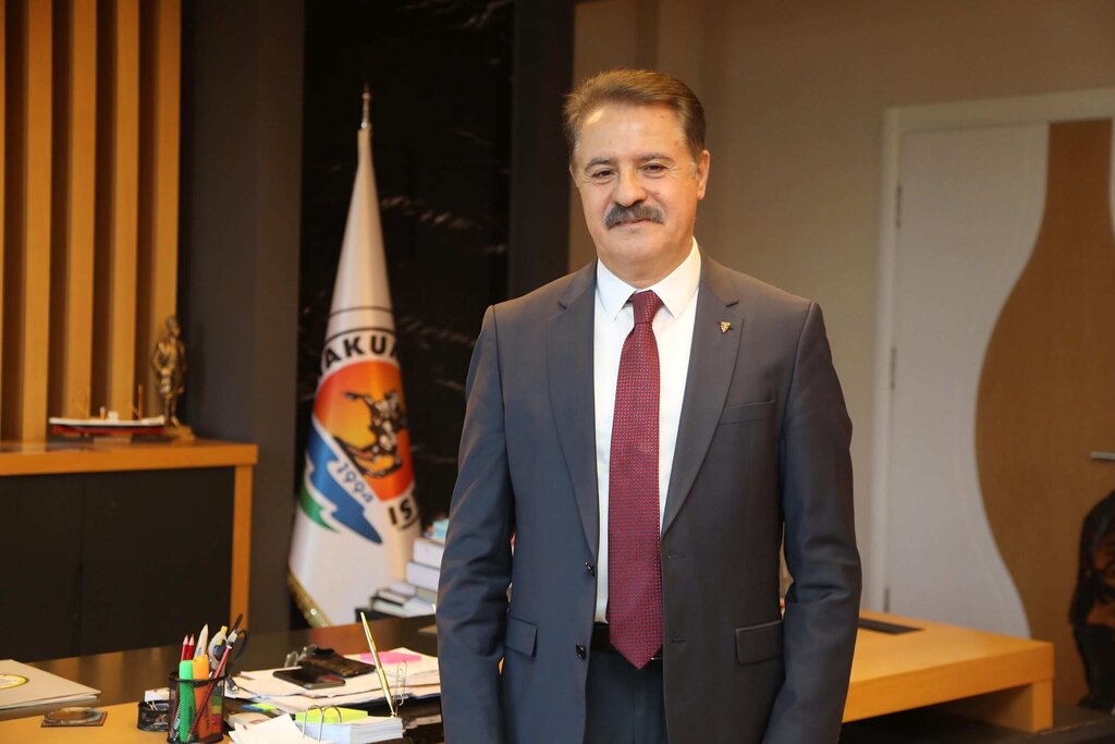 Bir Gün Güneş Zafere Doğdu Ve Biz Tam 100 Yıldır Bu Zaferin Gururuyla Yürüyoruz