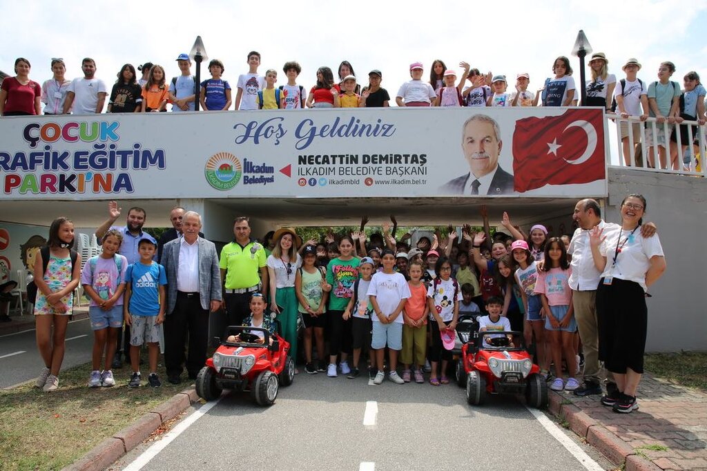 İlkadım'da Eğitim Pistinde Çocuklar Trafik Kurallarını Öğrendi