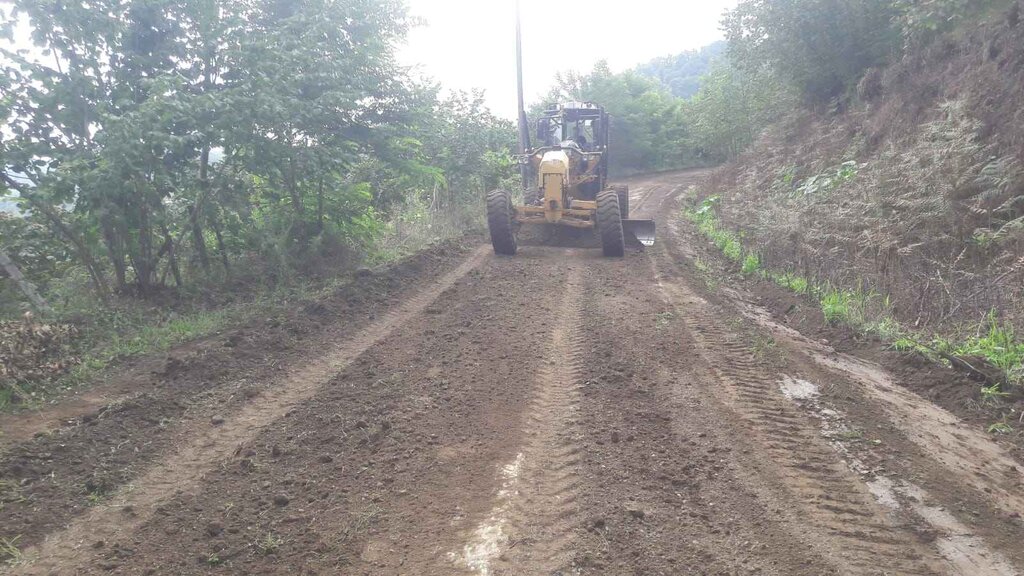 Salıpazarı'nda Yolu Yapılmamış Mahalle Kalmayacak
