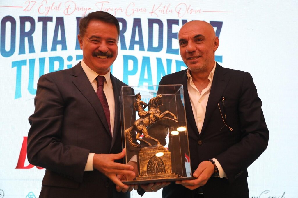 Neden Antalya, Bodrum Değil De Samsun'a Gelsin?