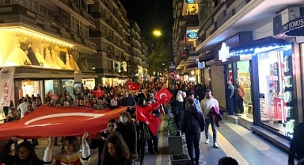 ADD Samsun’dan Muhteşem Fener Alayı