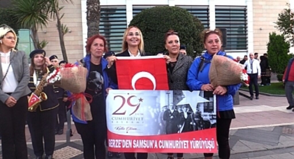Cumhuriyet Kadınları Gerze’den Atakum’a Yürüdü