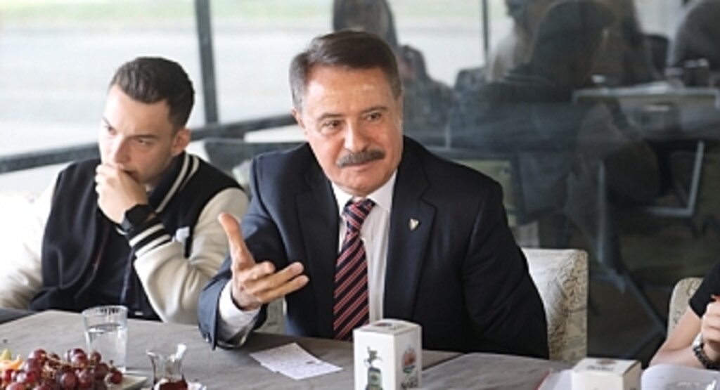Başkan Cemil Deveci, Üniversitelilerle Buluştu