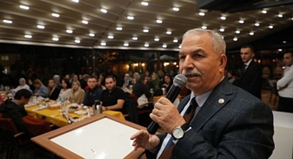 'Öğretmenler Karanlığı Aydınlatan Işıktır'