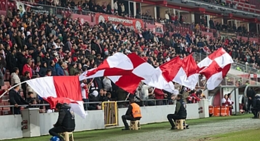 Samsunspor-Adanaspor Maçını 7 Bin Kişi İzledi