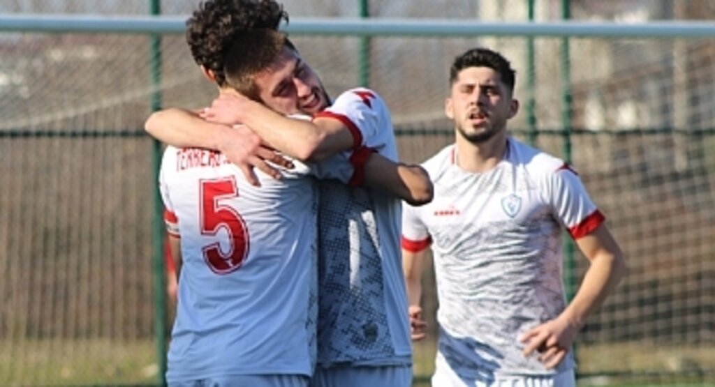 Tekkeköyspor Play-Off’u Garantiledi