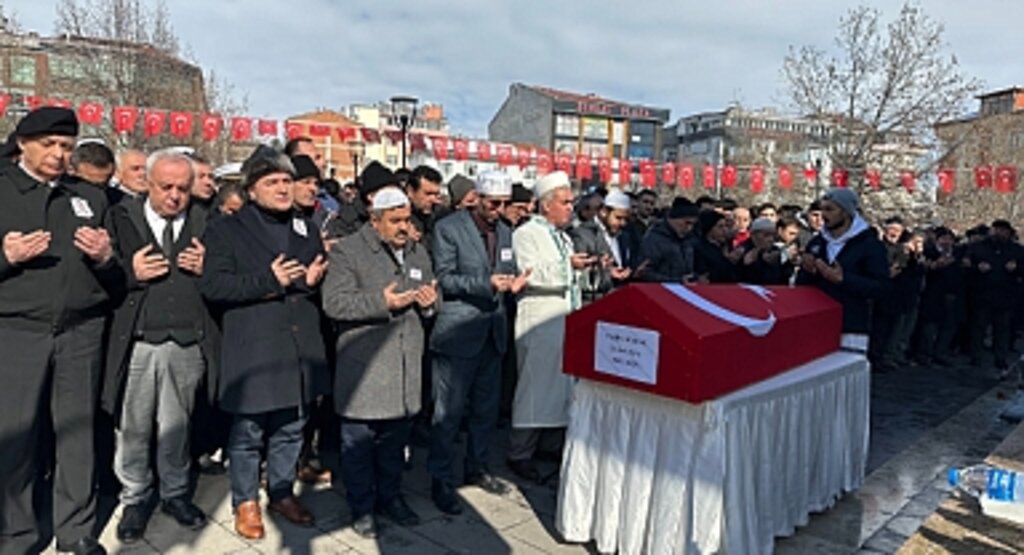 Depremde Hayatını Kaybeden Yedek Astsubay Yasin Güvenç Samsun'da Toprağa Verildi