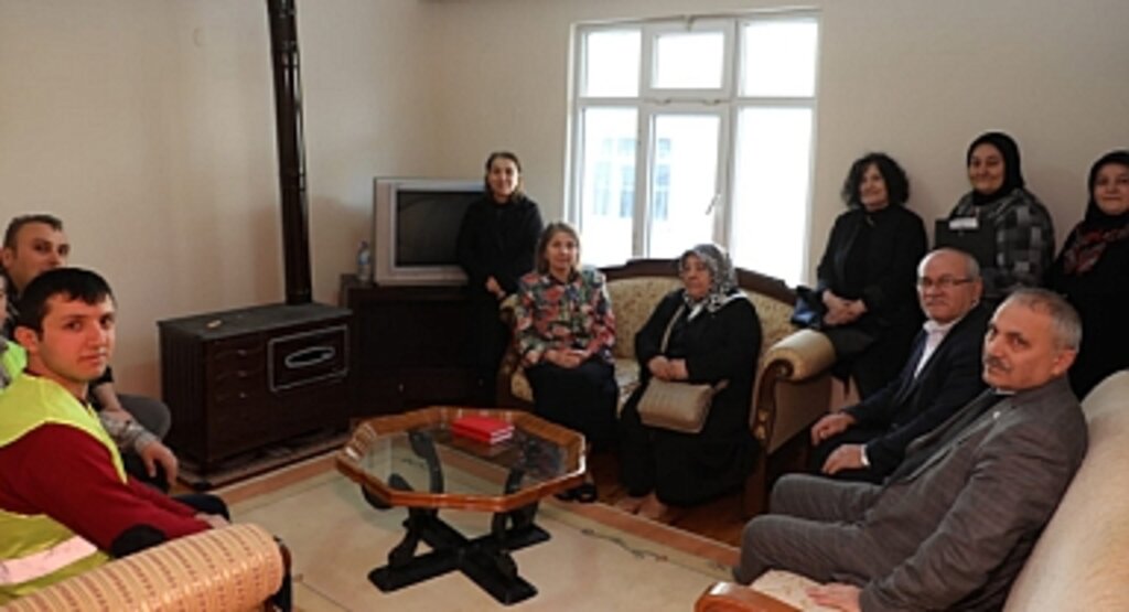 İlkadım'da Depremzedelere Eşya Yardımı