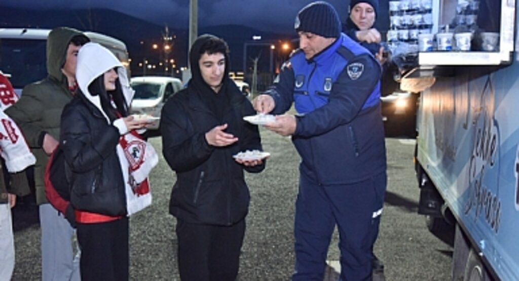 Samsunspor Taraftarına Pilav İkramı