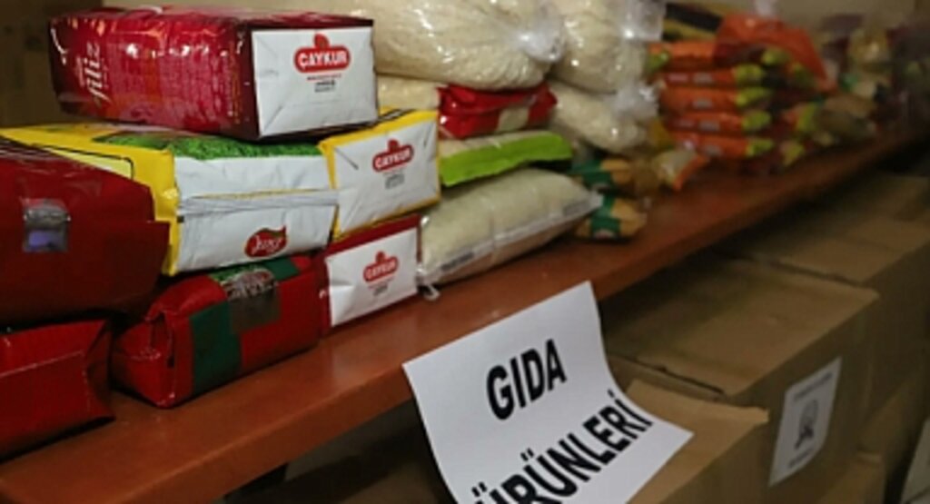 19 Mayıs Belediyesi Depremzedeler İçin Sosyal Market Açtı