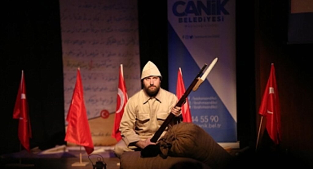 Canik'te Çanakkale Destanı Çocukları Büyüledi