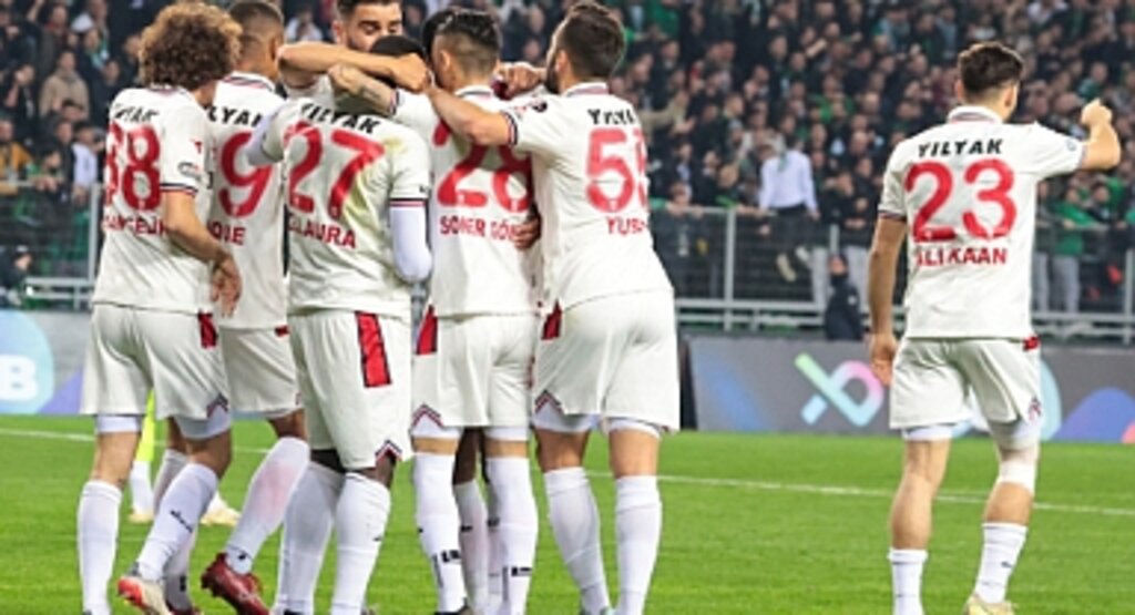 Son Dakika! Sakaryaspor: 0 - Samsunspor: 1 (Maç Sonucu)