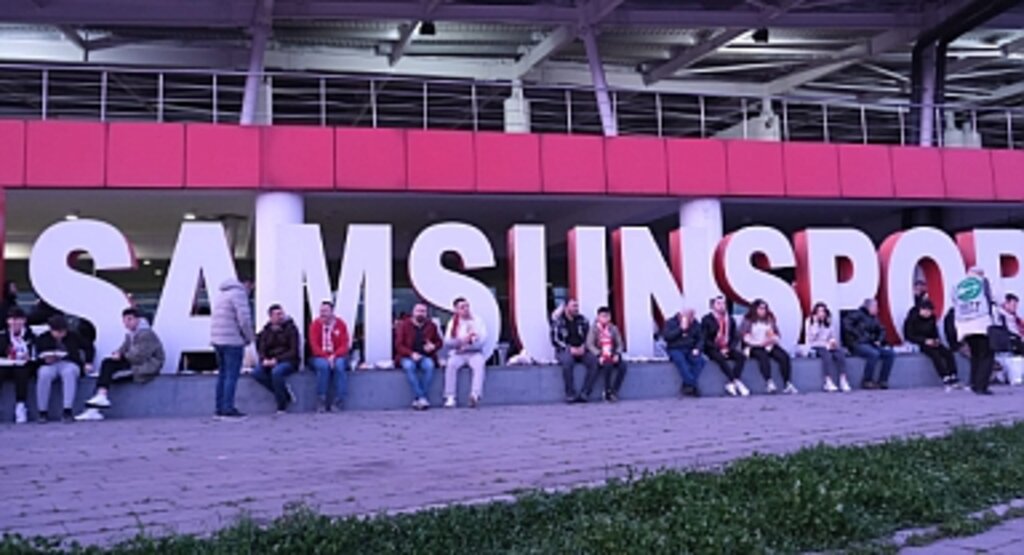 Tekkeköy Belediyesi Samsunspor Taraftarına İftar Verdi
