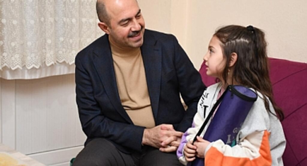 Terme'de Depremzede Aileyle İftar Yaptı